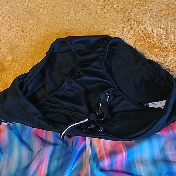 Nike Dri-Fit Running Shorts - Women's XS - Multi coloured/ Rainbow/Watercolor - Picture 9 of 9
